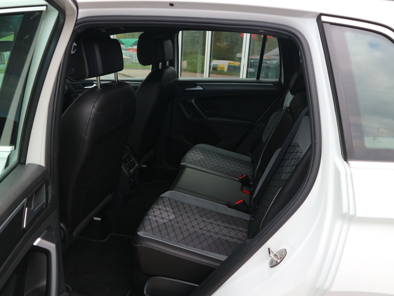 Volkswagen Tiguan - Bild 11