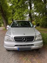Mercedes-Benz Mercedes Benz ML 320 - Mercedes-Benz aus 1999: Geländewagen