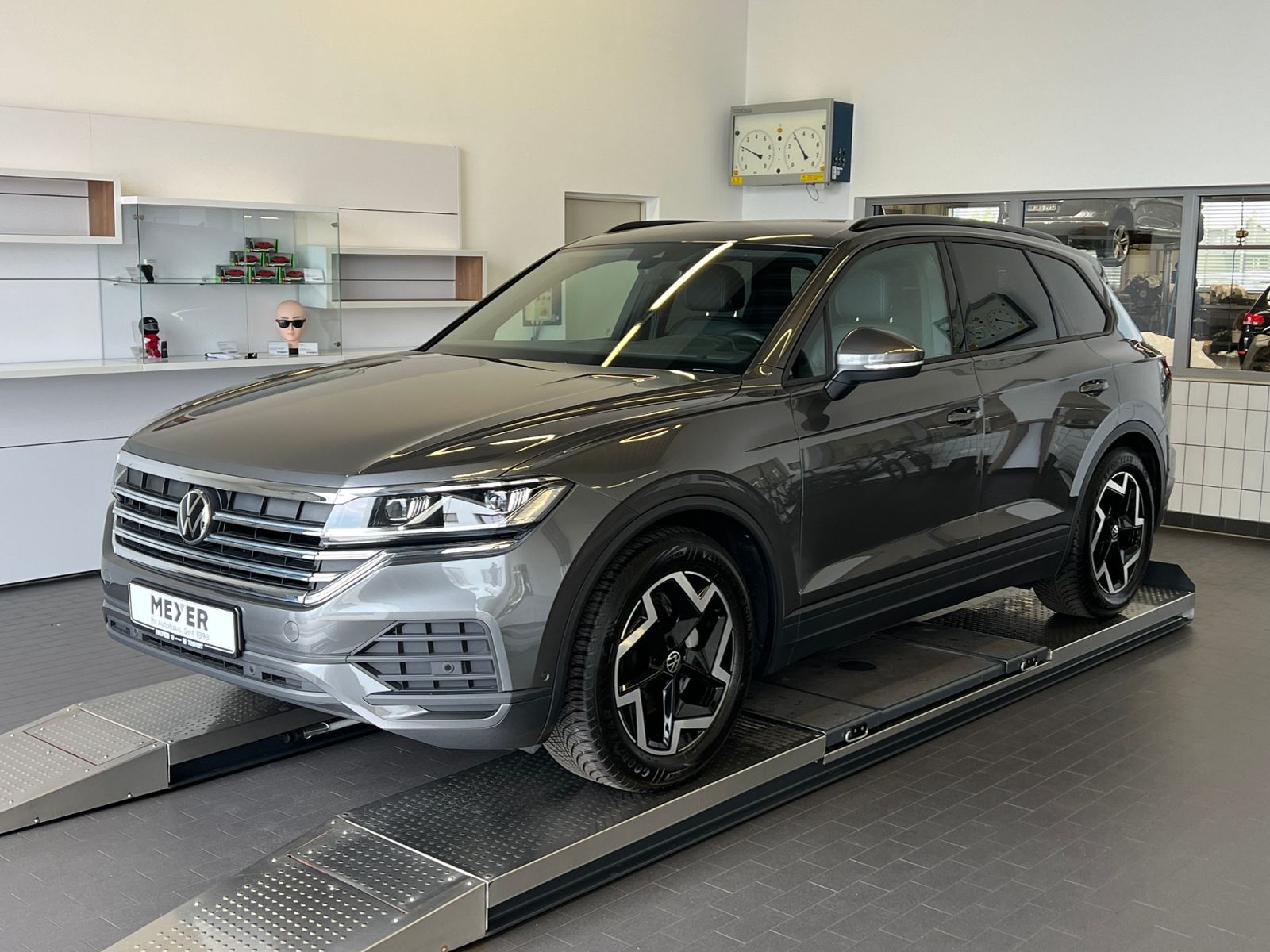 Fahrzeugabbildung Volkswagen Touareg 3.0 TDI 4MOTION *AHK,Luft,Leder,ACC,Kame