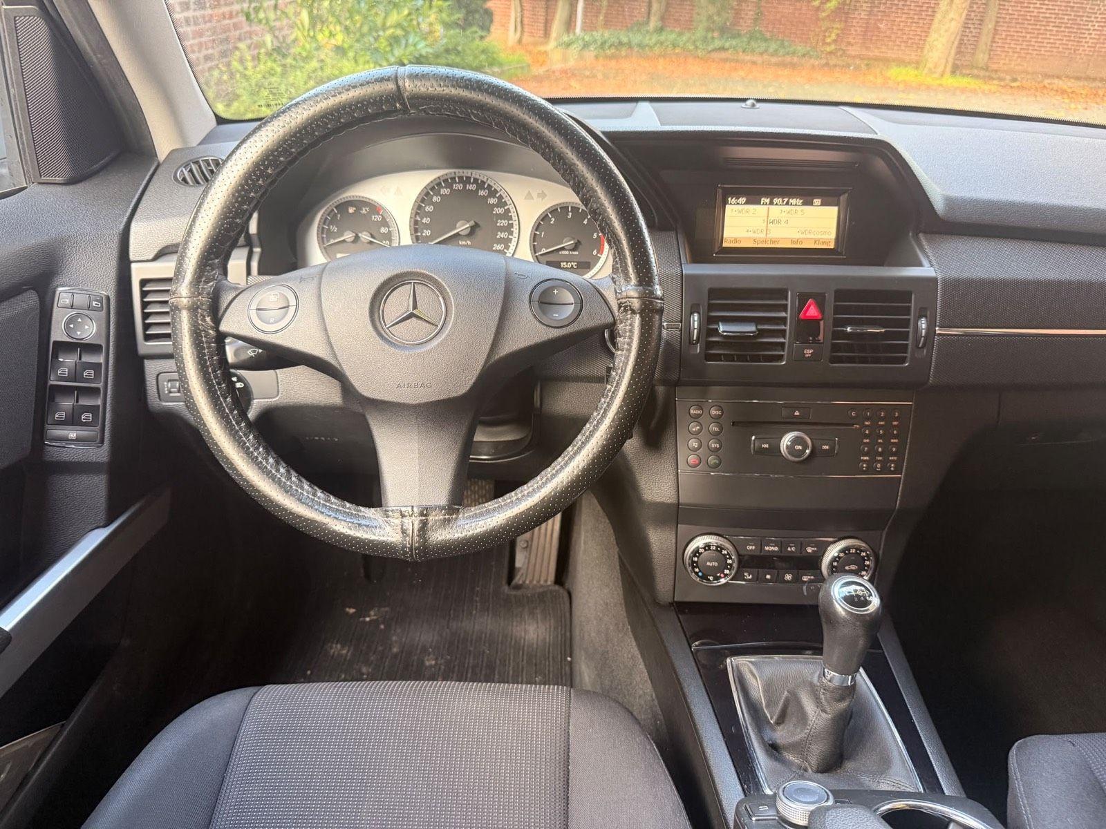 Mercedes-Benz GLK220 2010 — photo 9