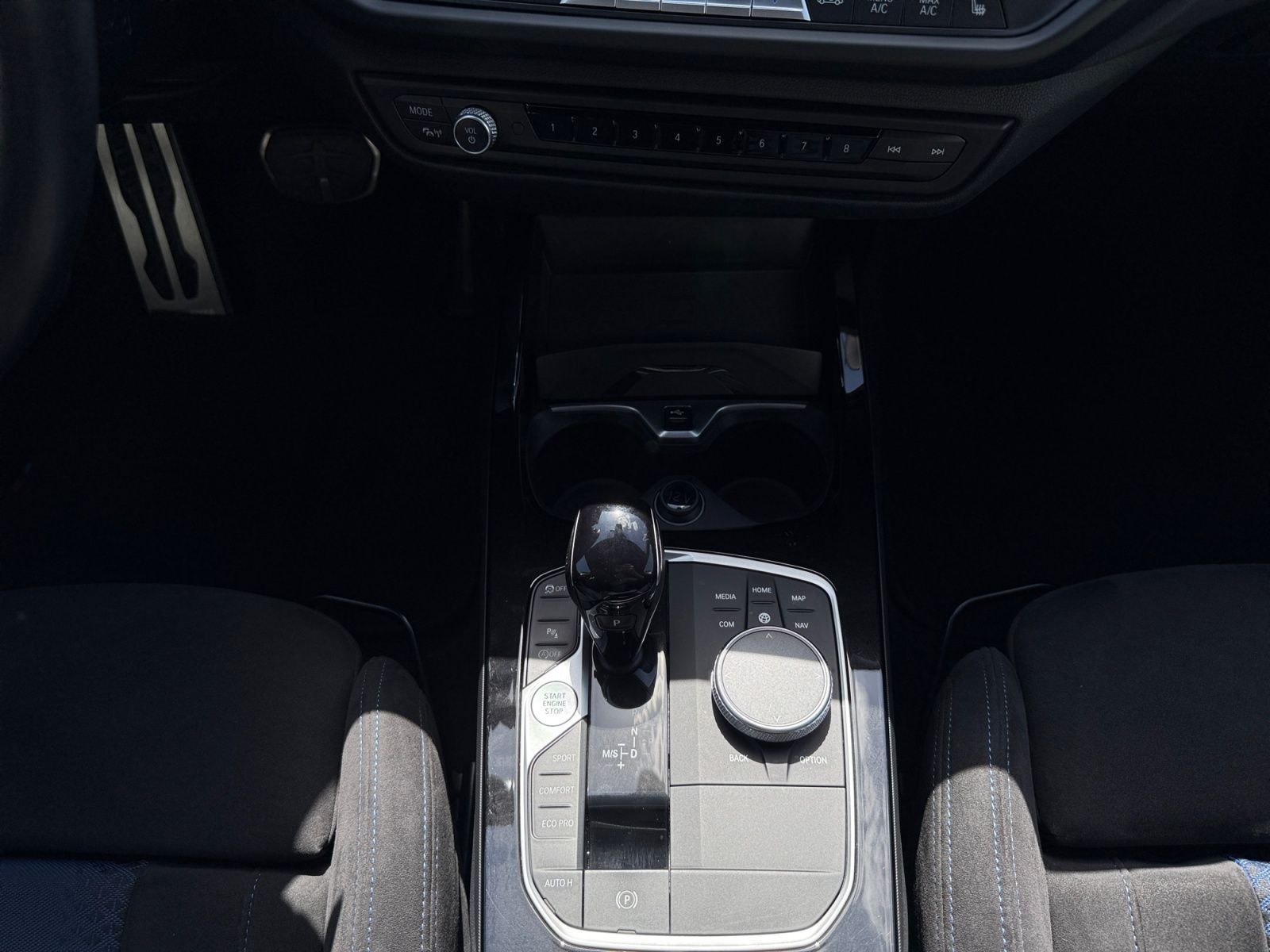 Fahrzeugabbildung BMW 220 Gran Coupé 220d xDrive M SPORT LED R-KAMERA