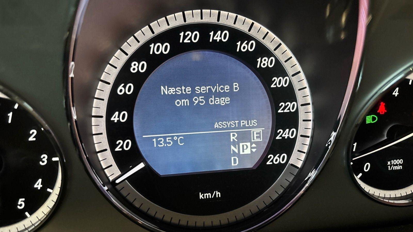 Mercedes-Benz E350 2010 — photo 12