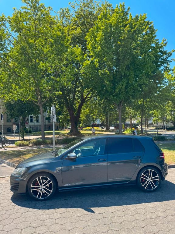 Image of Volkswagen Golf