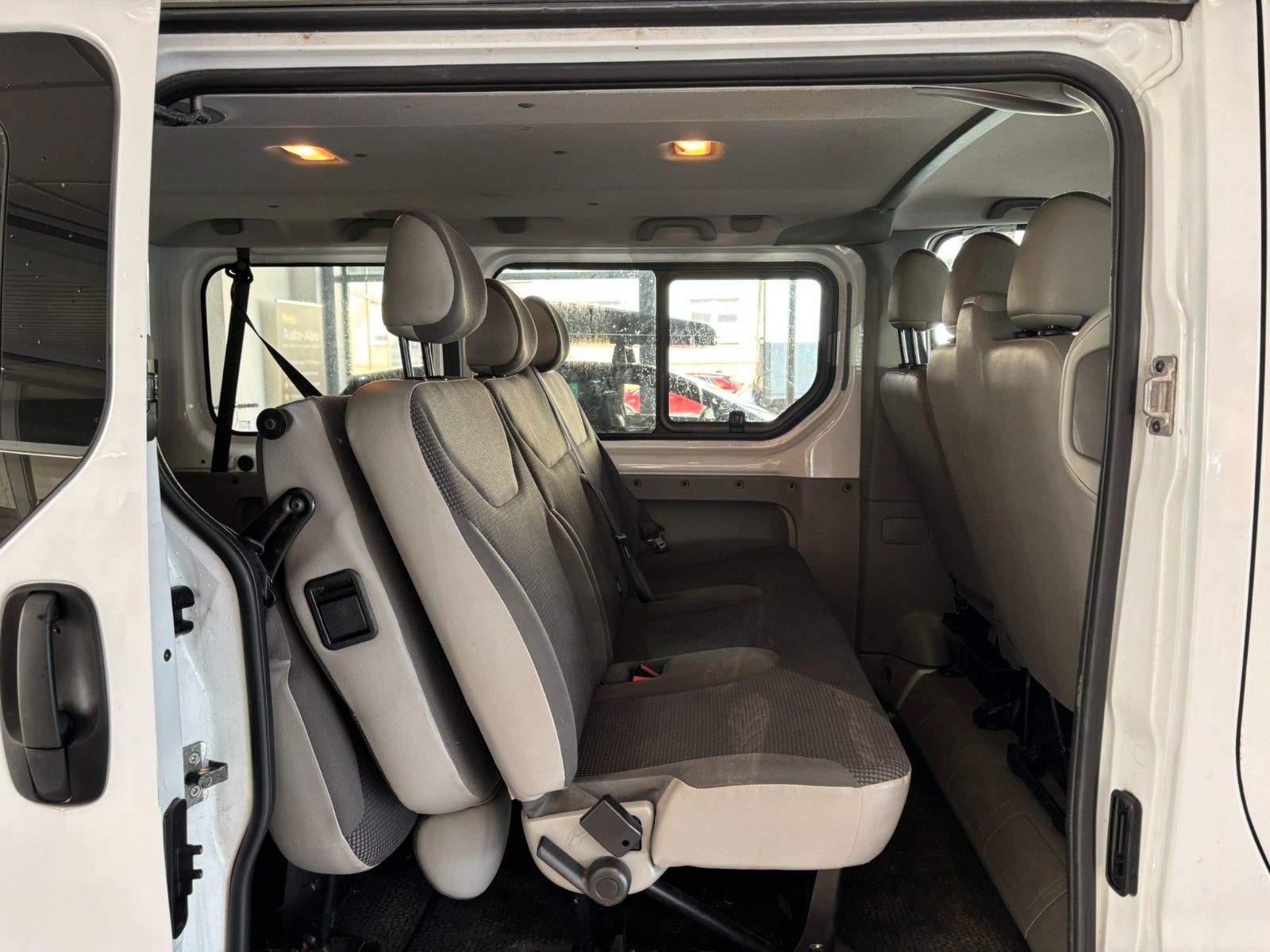 Fahrzeugabbildung Opel Vivaro 2.0D Kombi L1H1 9-SITZE/KLIMA/ALU/SolarPr