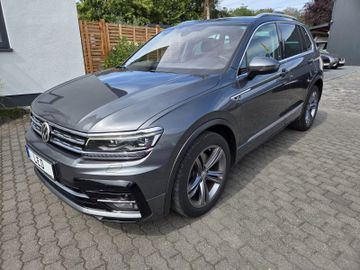 Volkswagen Tiguan - 1