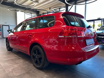 Volkswagen Passat *PANO*TEMPO*NAVI*PDC*AHK*