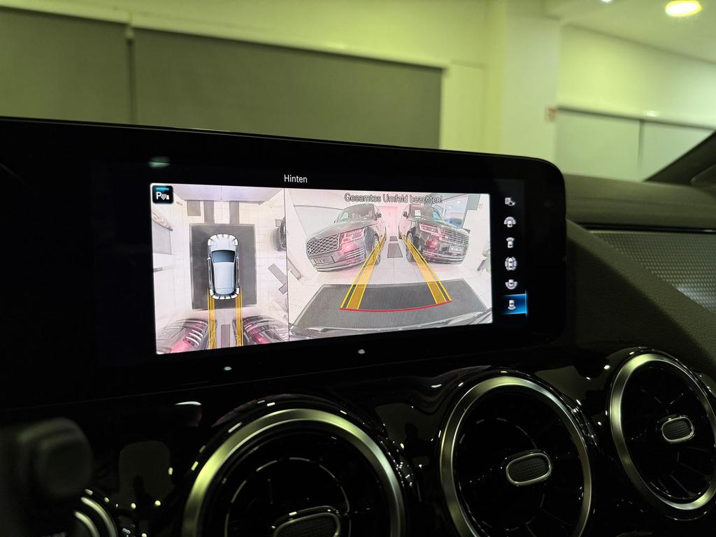 Mercedes-Benz GLA 220