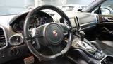 Porsche Cayenne Turbo *engine swap* - Porsche Cayenne aus 2010: Turbo