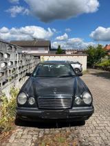 Mercedes-Benz E 230 TÜV bis 08/26 - Mercedes-Benz aus 1995: 230