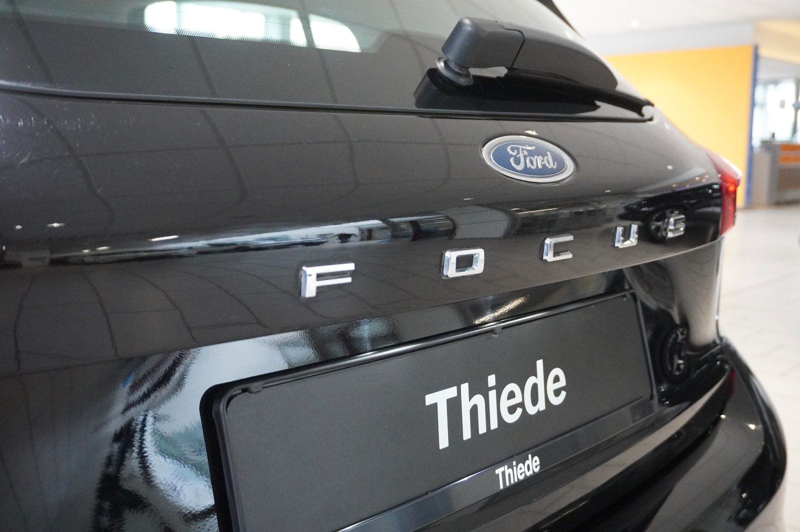 Fahrzeugabbildung Ford Focus Lim. 1.0 COOL & CONN. NAVI/LED/SPORT/SHZ