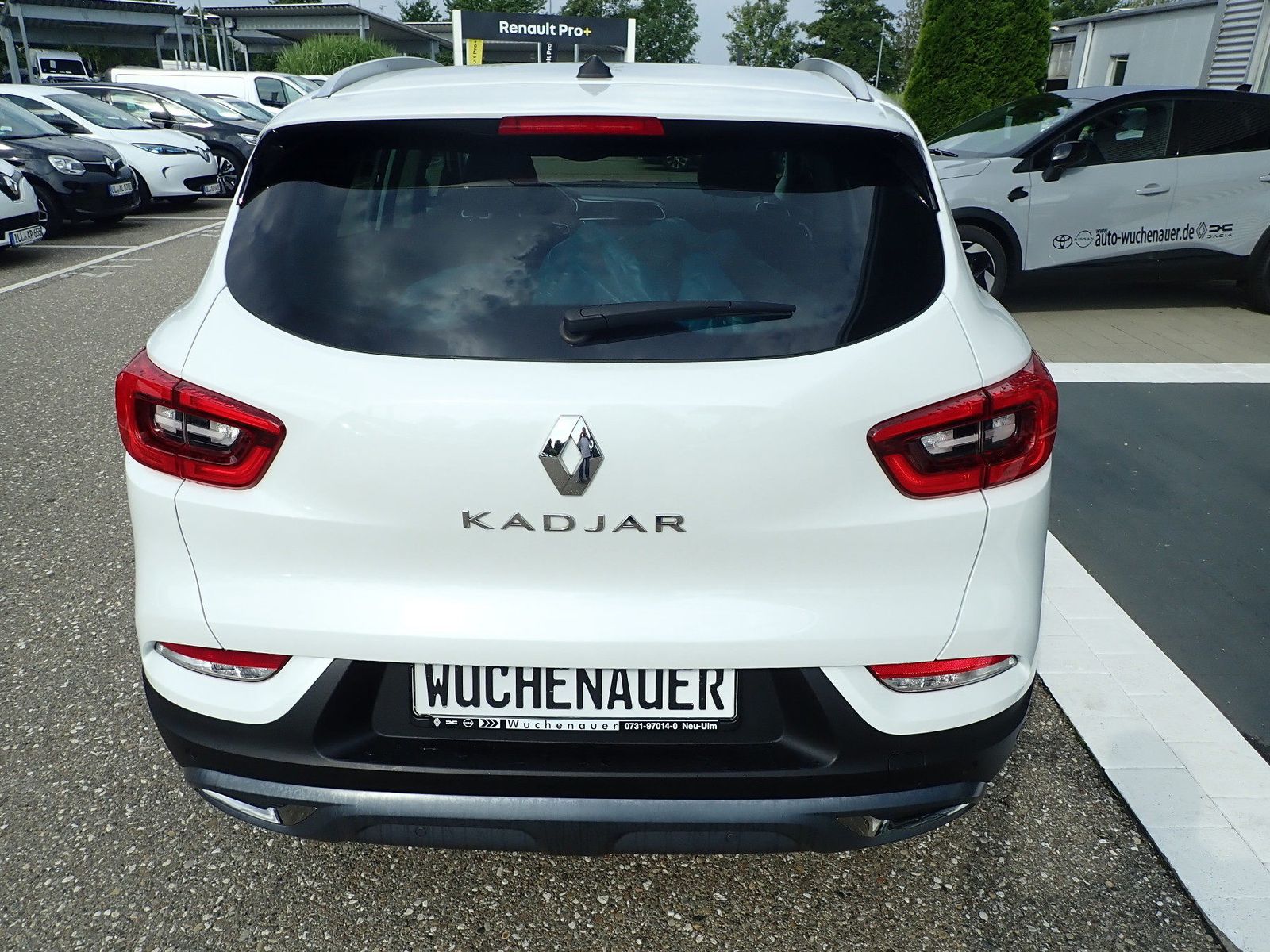 Fahrzeugabbildung Renault Kadjar TCe 160 EDC LIMITED/AUTOMATIK/SHZ/NAVI