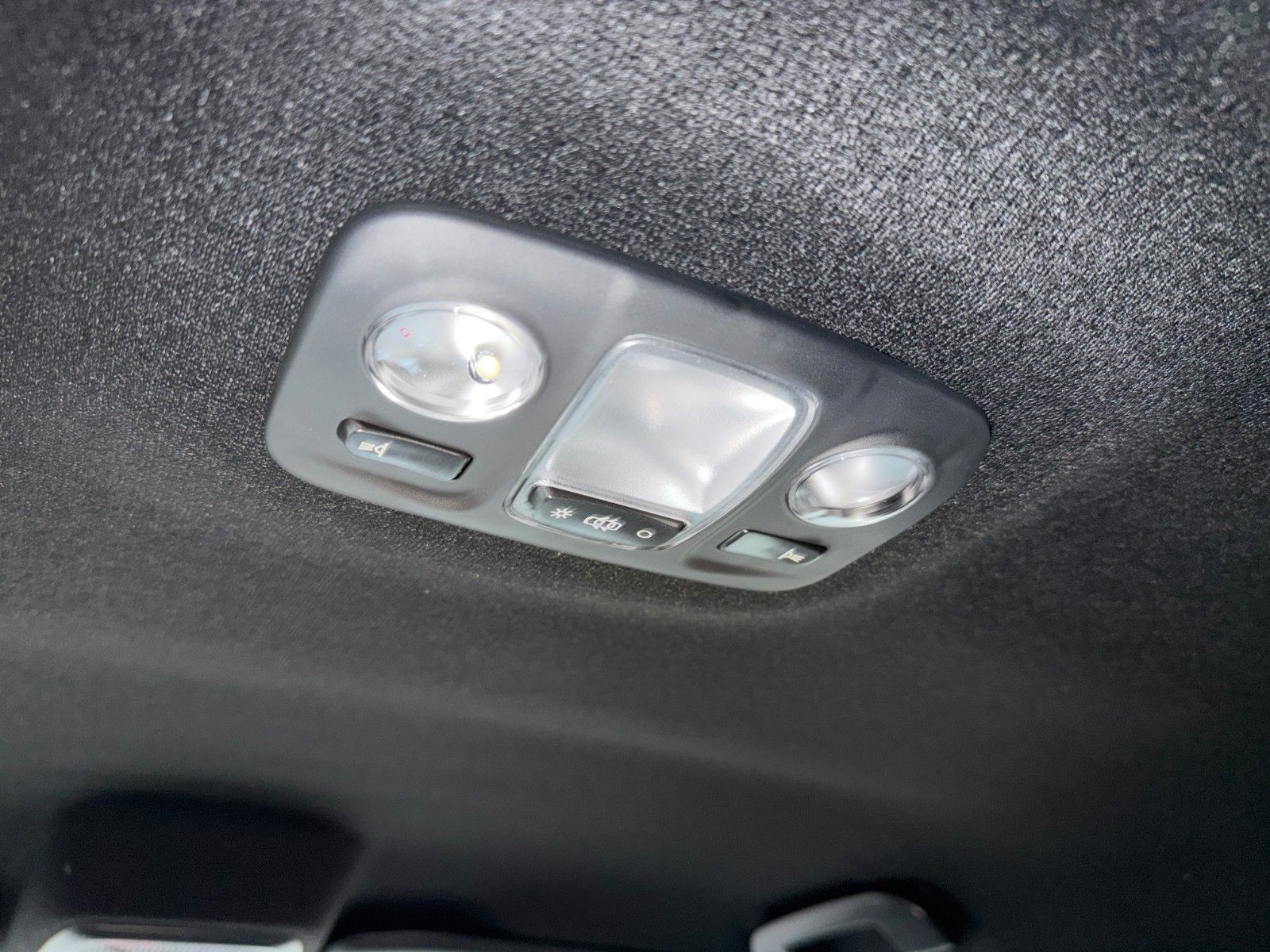 Fahrzeugabbildung Opel Corsa F e - Long Range GS Kamera,LED,Navi,SHZ,LM