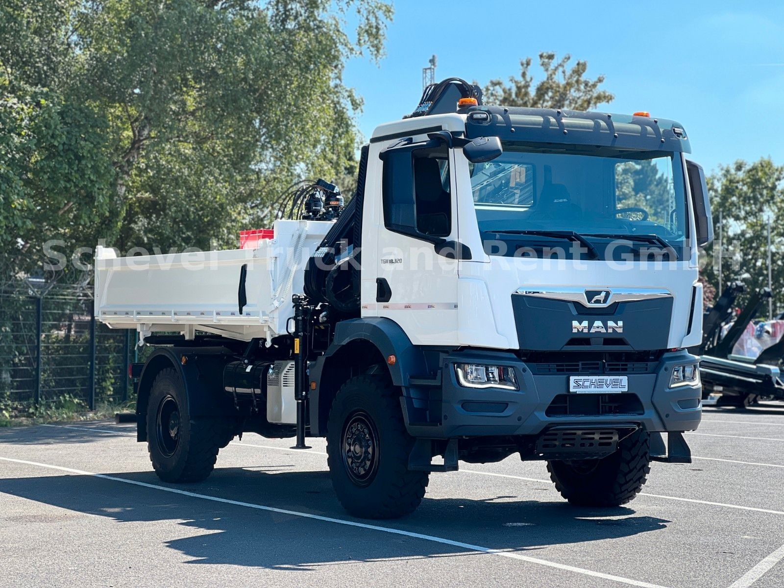 Fahrzeugabbildung MAN TGM 18.320 4x4BB einzelbereift Kipper HIAB 118-3