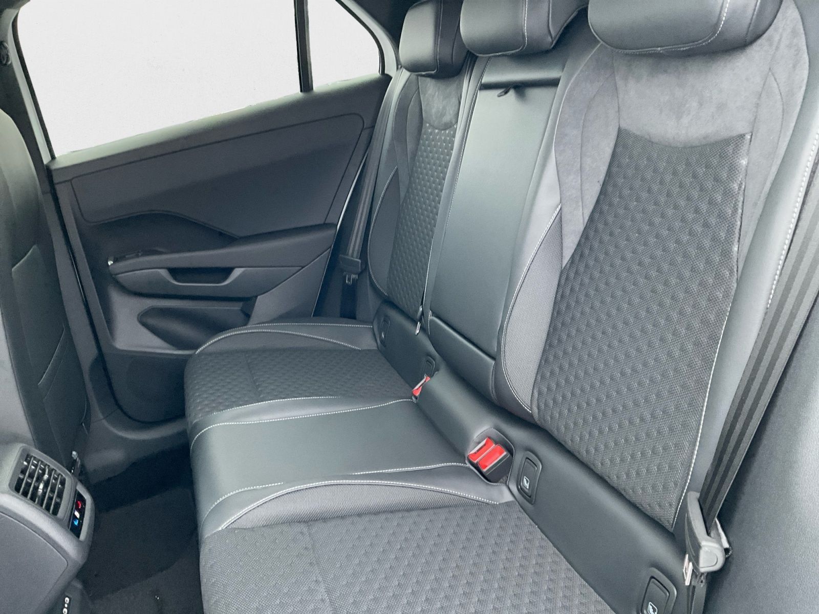 Volkswagen T-Roc - Bild 13