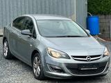 Opel Astra J Lim. 4-trg. Active NUR 32tkm 1.HAND RENT - Opel Astra: Astra3
