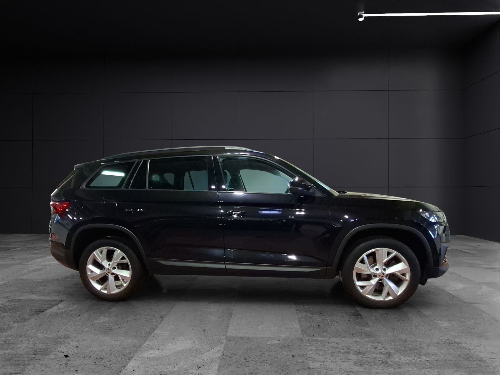 Fahrzeugabbildung SKODA Kodiaq TSI Tour DSG 4x4 Standhzg. Matrix AHK Nav