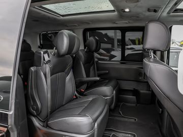 Hyundai Staria 2.2 Signature 4WD Leder Autobahnassistent