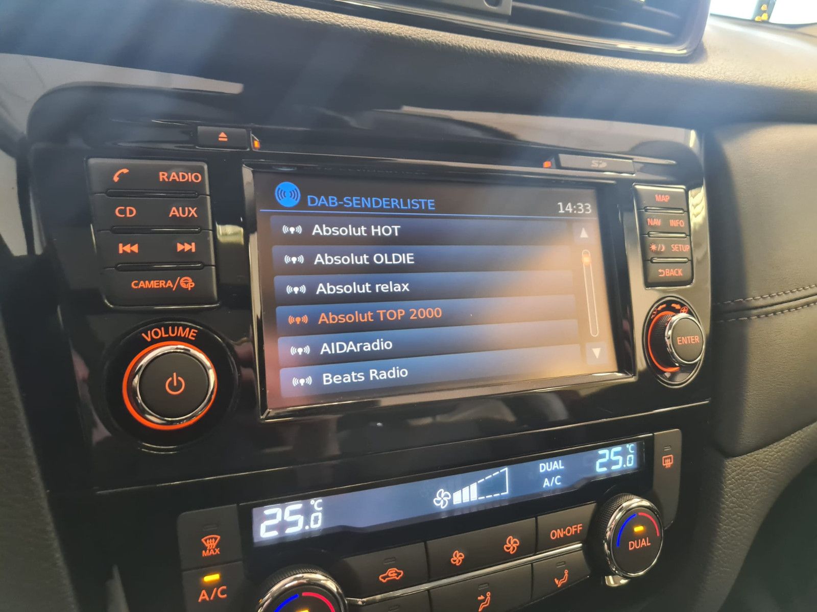 Fahrzeugabbildung Nissan X-Trail Tekna /NUR 40.TKM/SCHECKHEFT/LED/BOSE