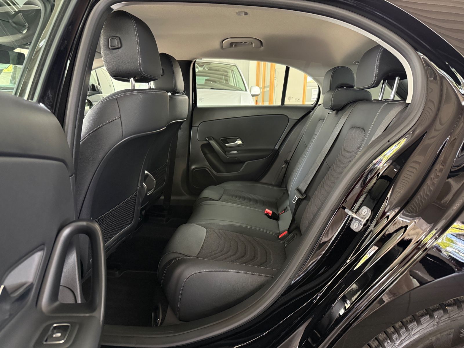 Mercedes-Benz A 180 d Lim. High LED Navi Direktlenkung Agility foto 18