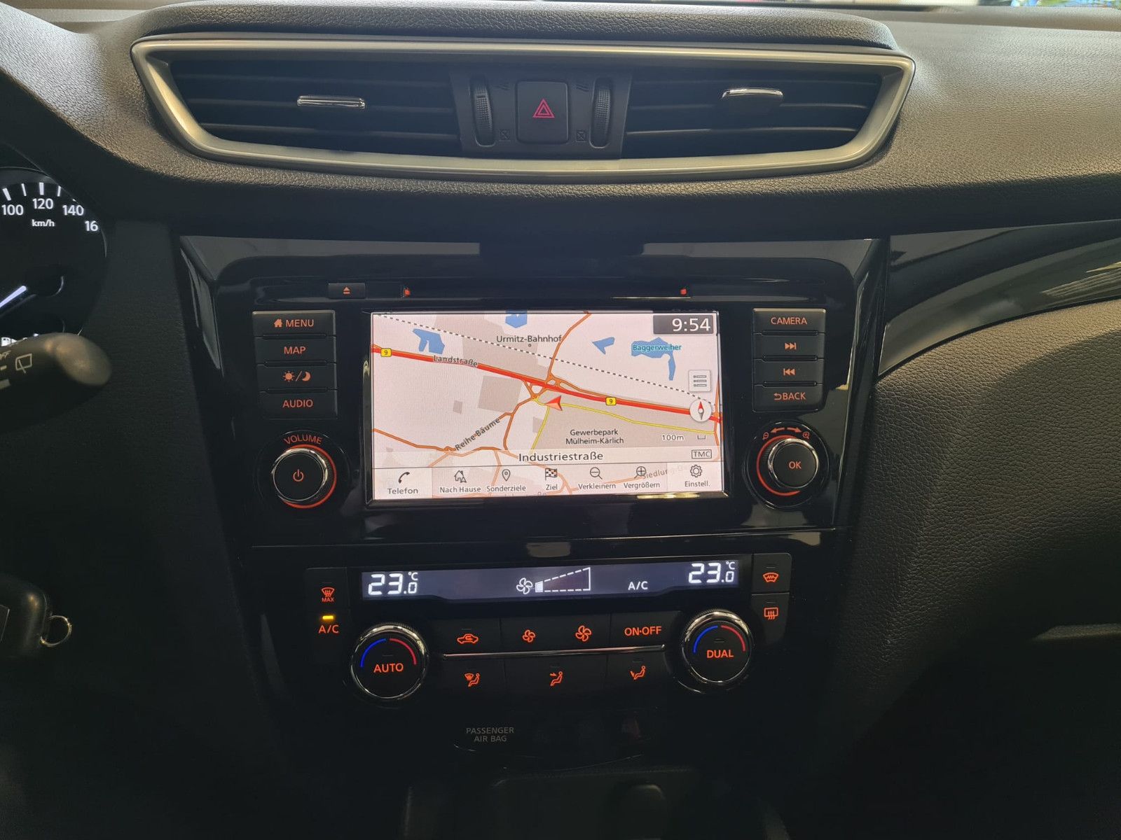 Fahrzeugabbildung Nissan Qashqai Acenta / KAMERA / SCHECKHEFT