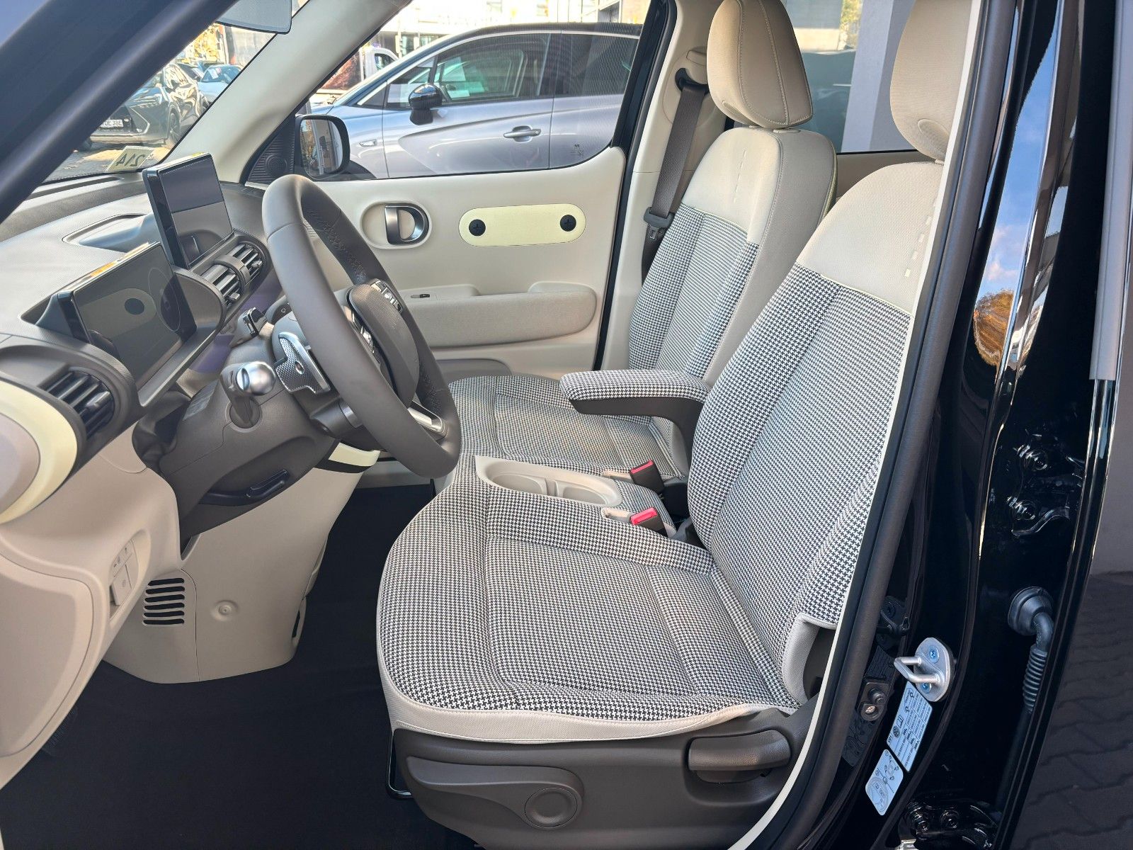 Fahrzeugabbildung Hyundai INSTER 49 kWh Prime 360°/V2L/Ambiente!