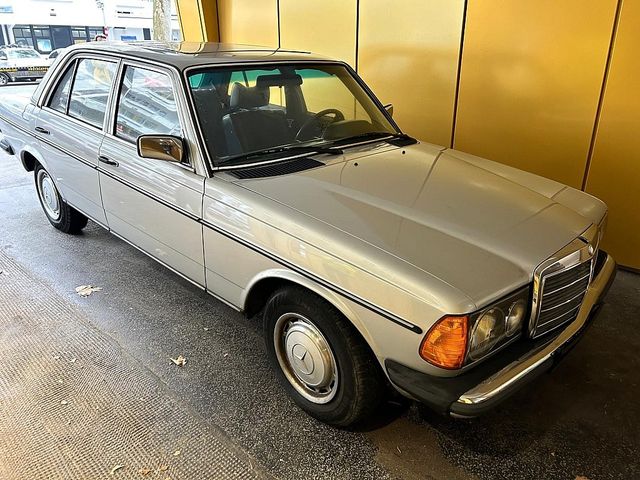 Mercedes-Benz 300 D W123 AT