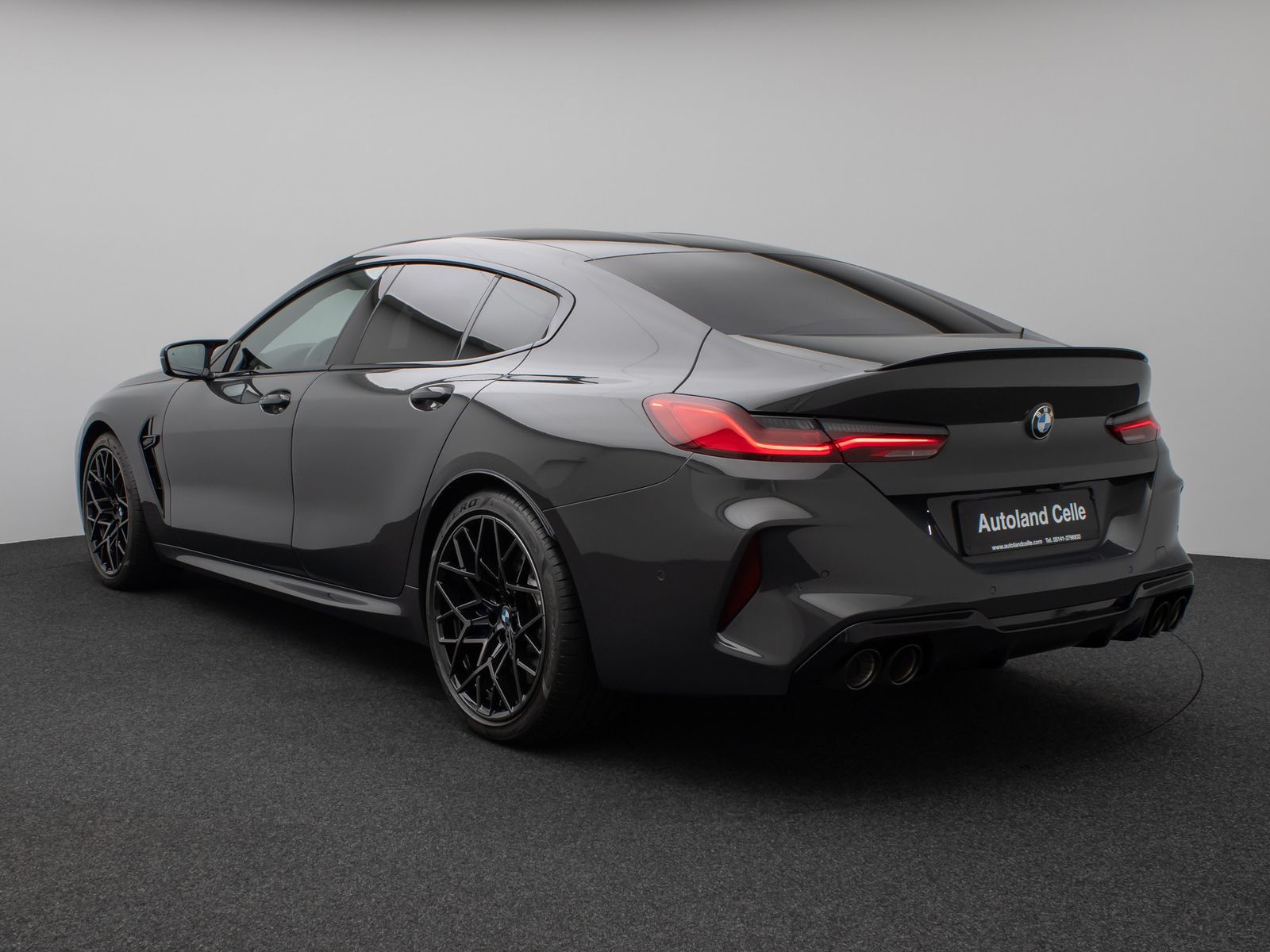 Fahrzeugabbildung BMW M8 Competition xD Gran Coupé 360°Laser HUD B&W