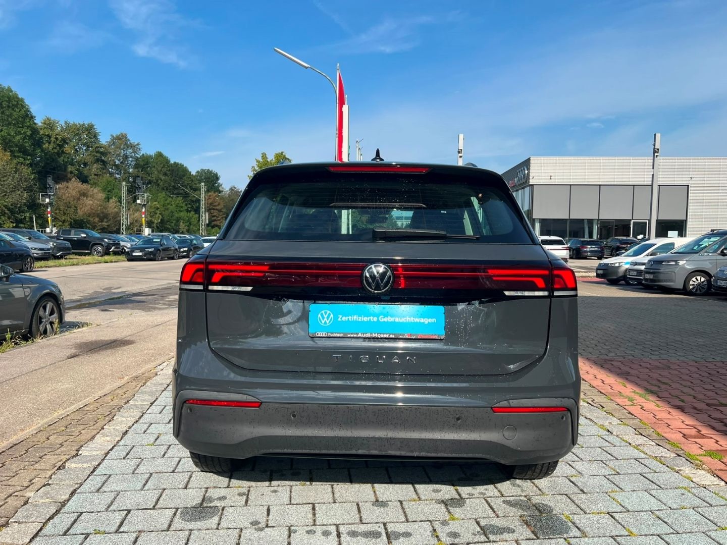 Tiguan 2.0 TDI DSG - Navi*AHK*Winterp.*ACC*APP!!