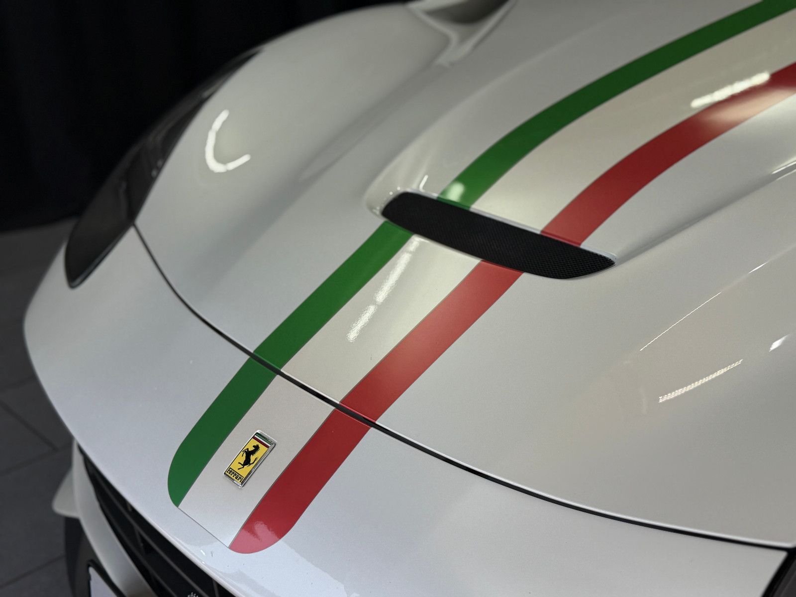 Fahrzeugabbildung Ferrari F12 Berlinetta|RACING-SEATS|NOVITEC-UMBAU|LIFT