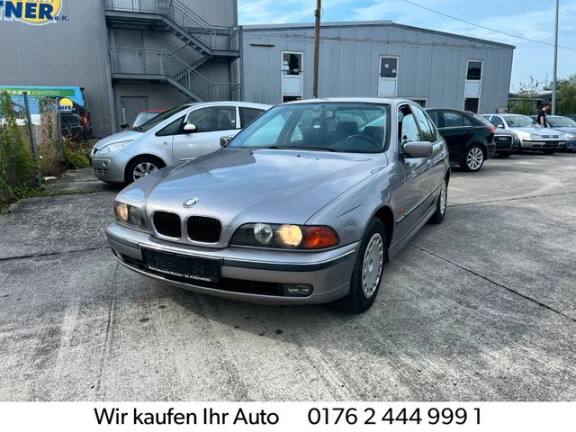 BMW 523i