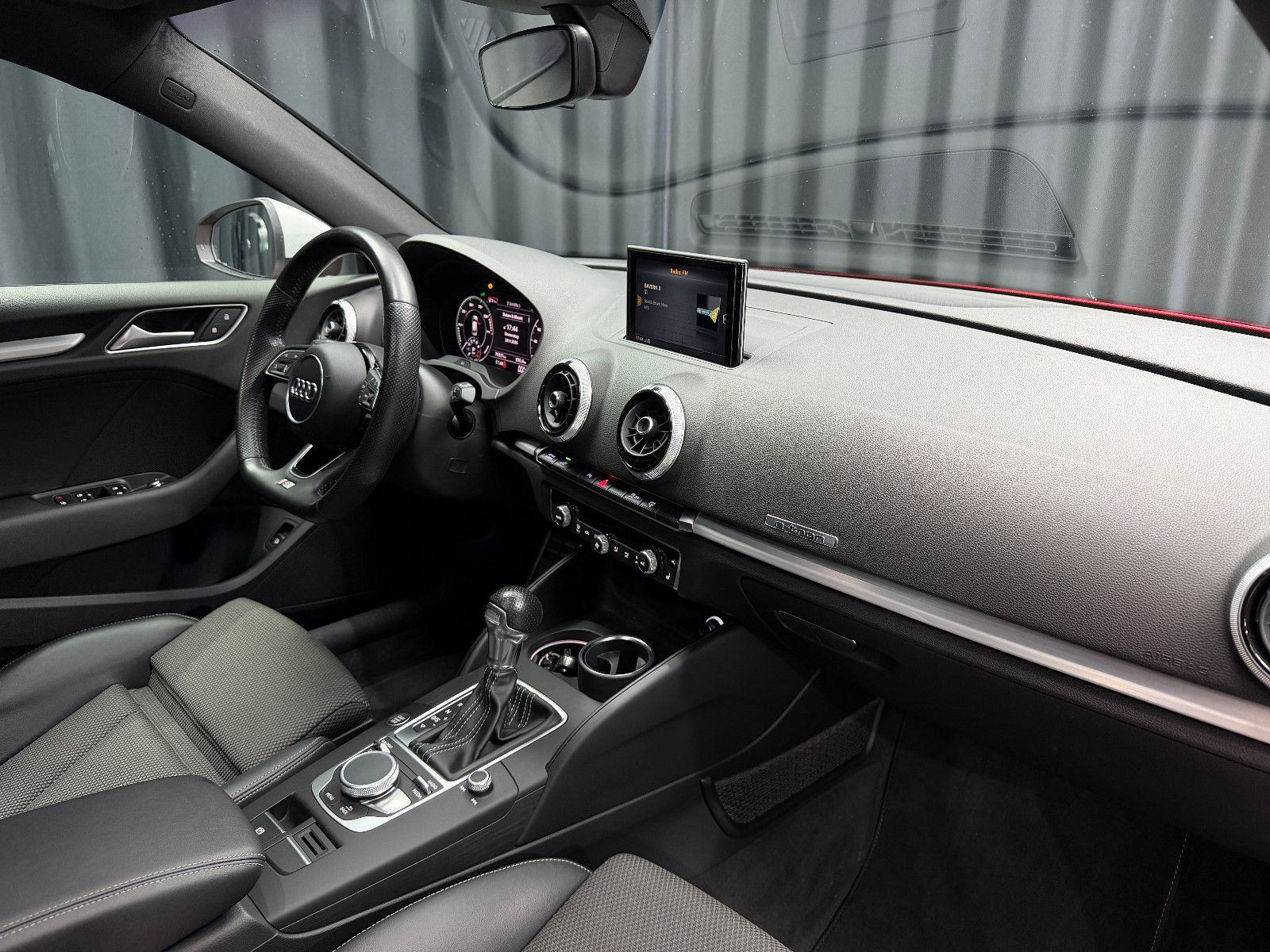 Fahrzeugabbildung Audi A3 Sportback e-tron s-line |AHK|PANO|NAVI