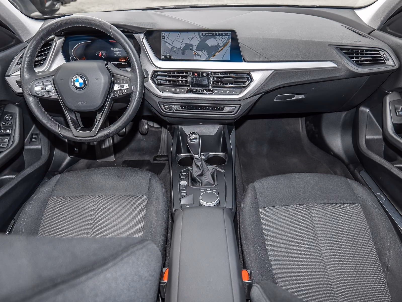 BMW 118i 5-Türer Advantage LC Prof. Navi LED DAB PDC