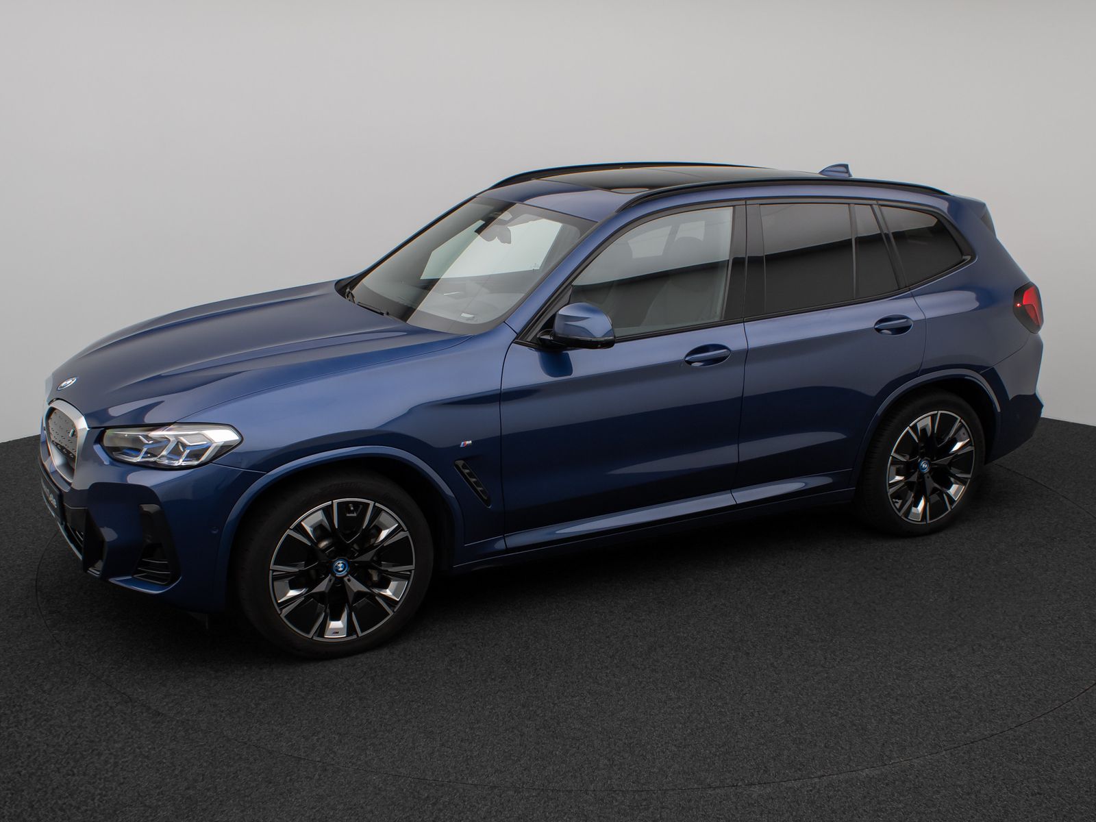 Fahrzeugabbildung BMW iX3 Impressive M Sport Panoram Laser 360°HUD H/K