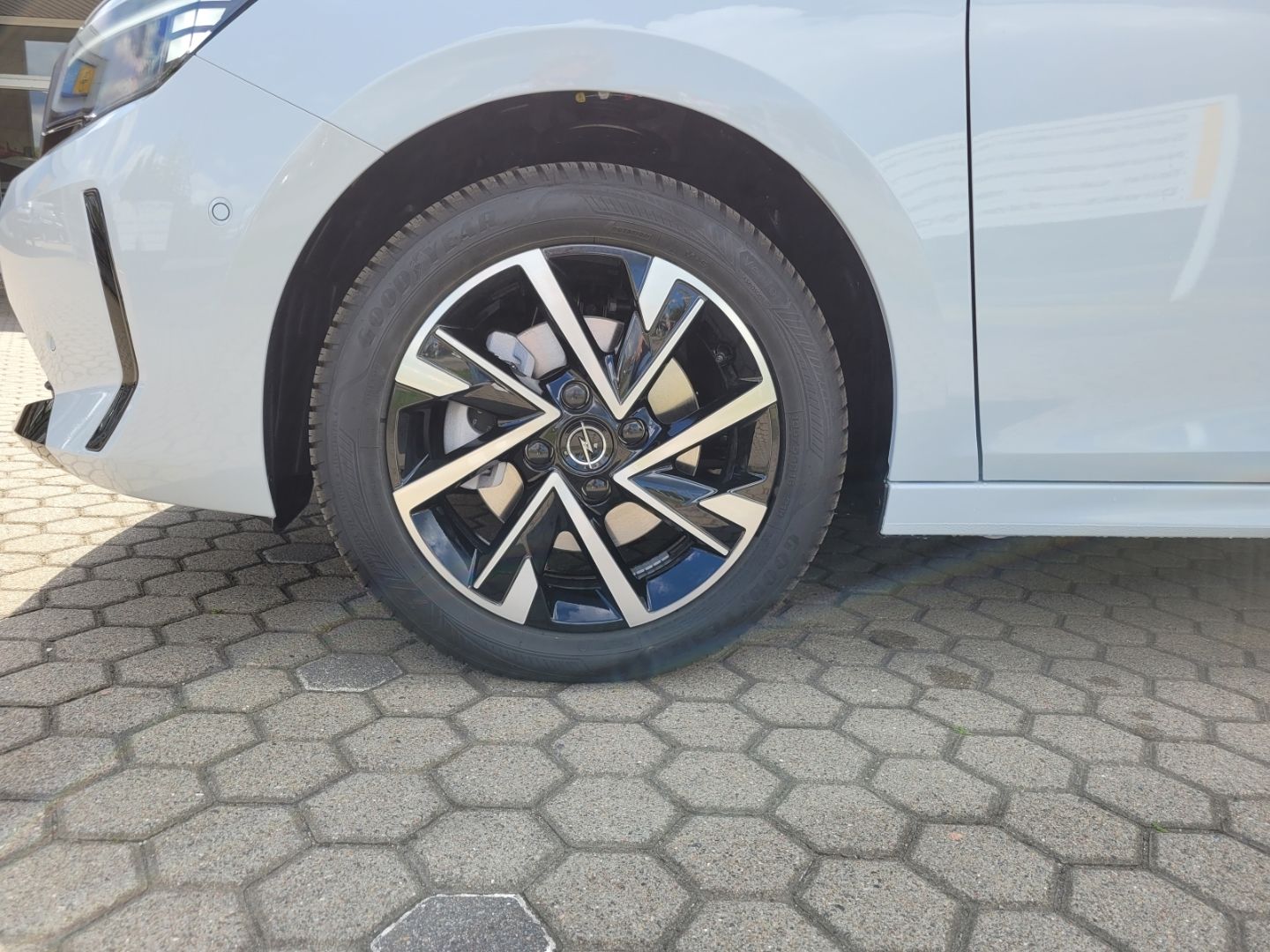 Fahrzeugabbildung Opel Corsa F Edition Hybrid SHZ+LHZ+Kamera+Allwetter