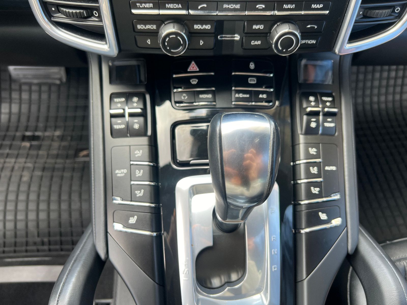 Fahrzeugabbildung Porsche Cayenne Sport Chrono Paket