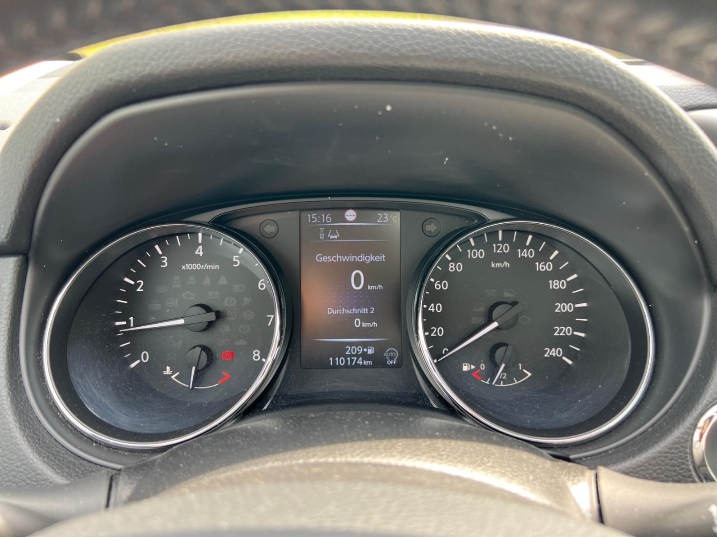 Nissan Qashqai 1.2 DIG-T N-Connecta *360°*NAVI*SHZ*PDC*