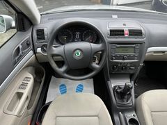 Fahrzeugabbildung Skoda Octavia 1.6 Combi Ambiente / Navi Klima PDC GSD