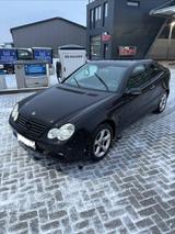 Mercedes-Benz C 160 Sportcoupé, 185.169 KM, Benziner, schwarz  - schwarze Mercedes-Benz C 160