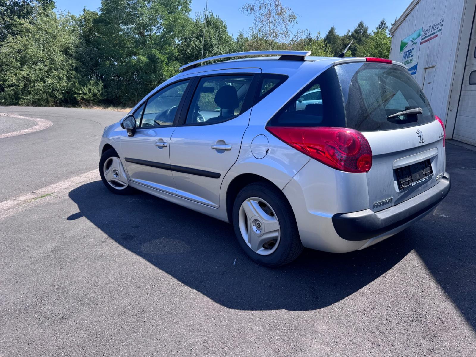 Peugeot 207 2011 — photo 6