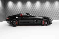 SLS AMG Roadster BLACK/RED EXCLUSIVE CAMERA