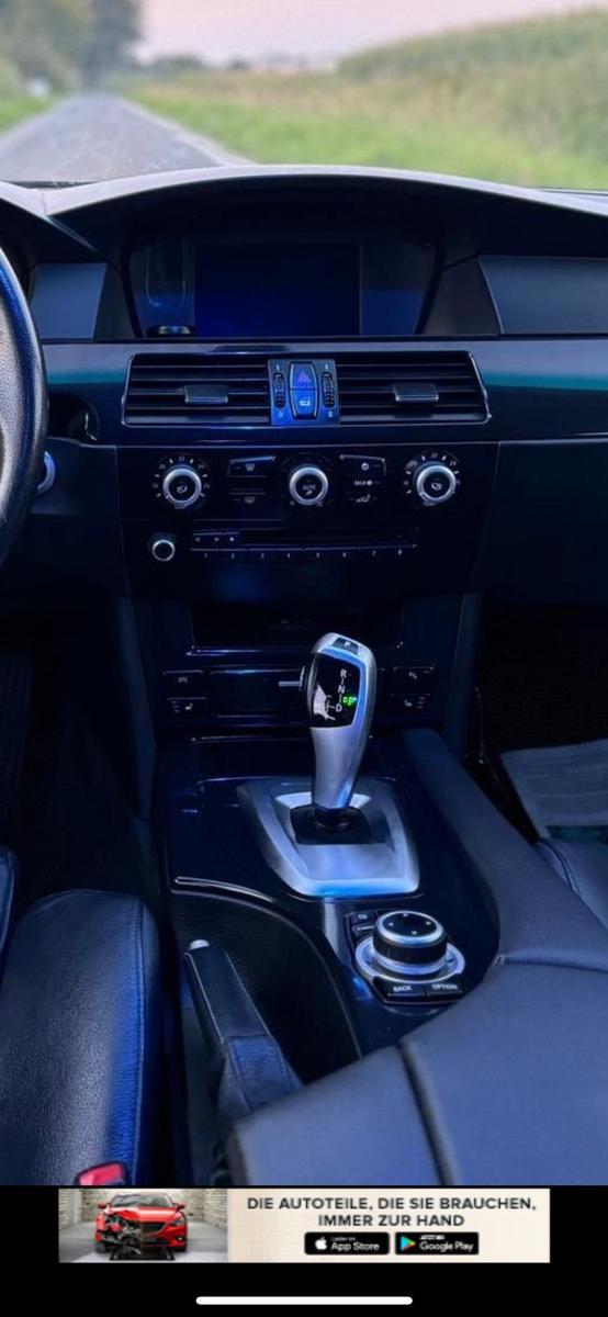 BMW 520 2009 — вигляд ззаду
