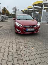 Hyundai I40 Sport Blue Version Sport - Hyundai i40 mit Diesel-Antrieb: Limousine