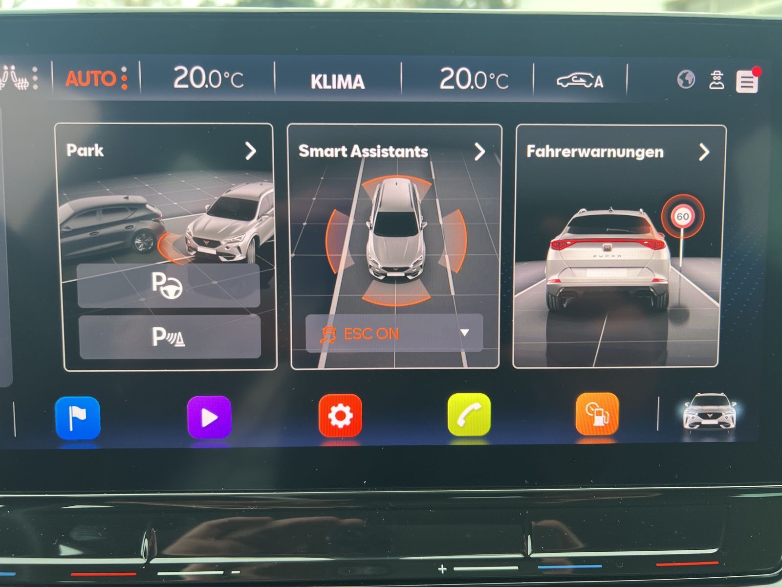 Fahrzeugabbildung CUPRA Formentor TSI DSG 4Drive LED Navi Pano AID ACC R