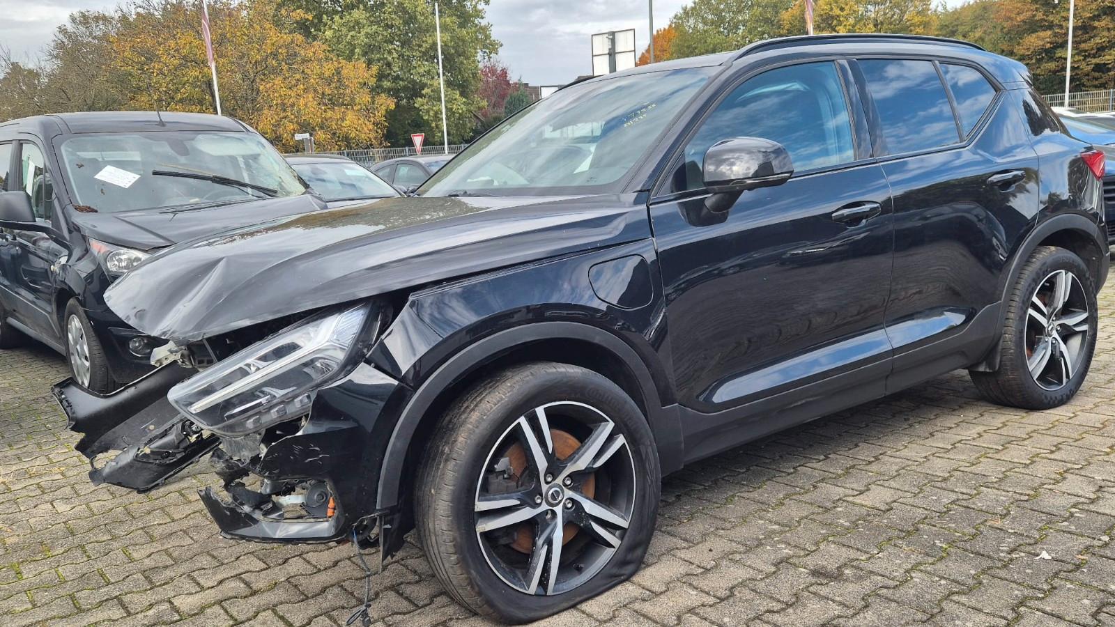 Volvo XC 40 R Design Recharge 2WD*Leder*LED*Sportfahrw