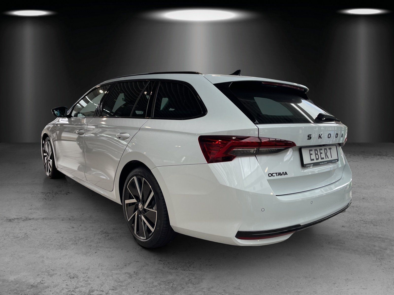 Fahrzeugabbildung SKODA Octavia Combi Sportline 1,5 TSI 110 kW DSG mHEV
