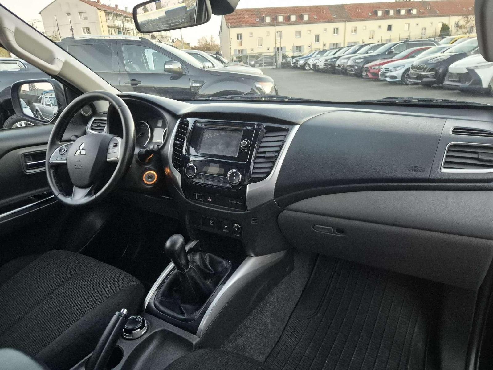 Mitsubishi L200 Plus Club Cab 4WD *AHK 3.0 To. / Top Optik*
