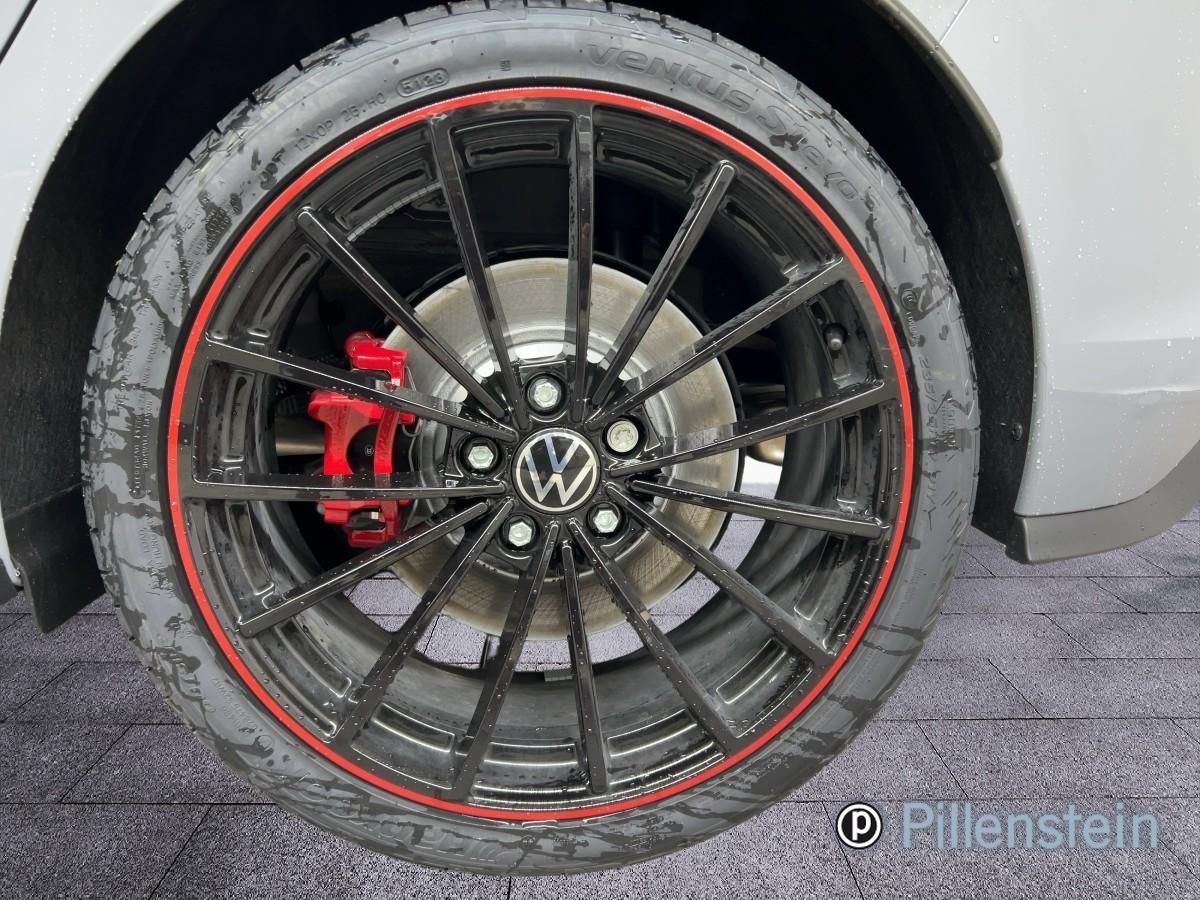 Volkswagen Golf GTI CLUBSPORT R-PERFORMANCE VMAX AKRAPOVIC foto 4
