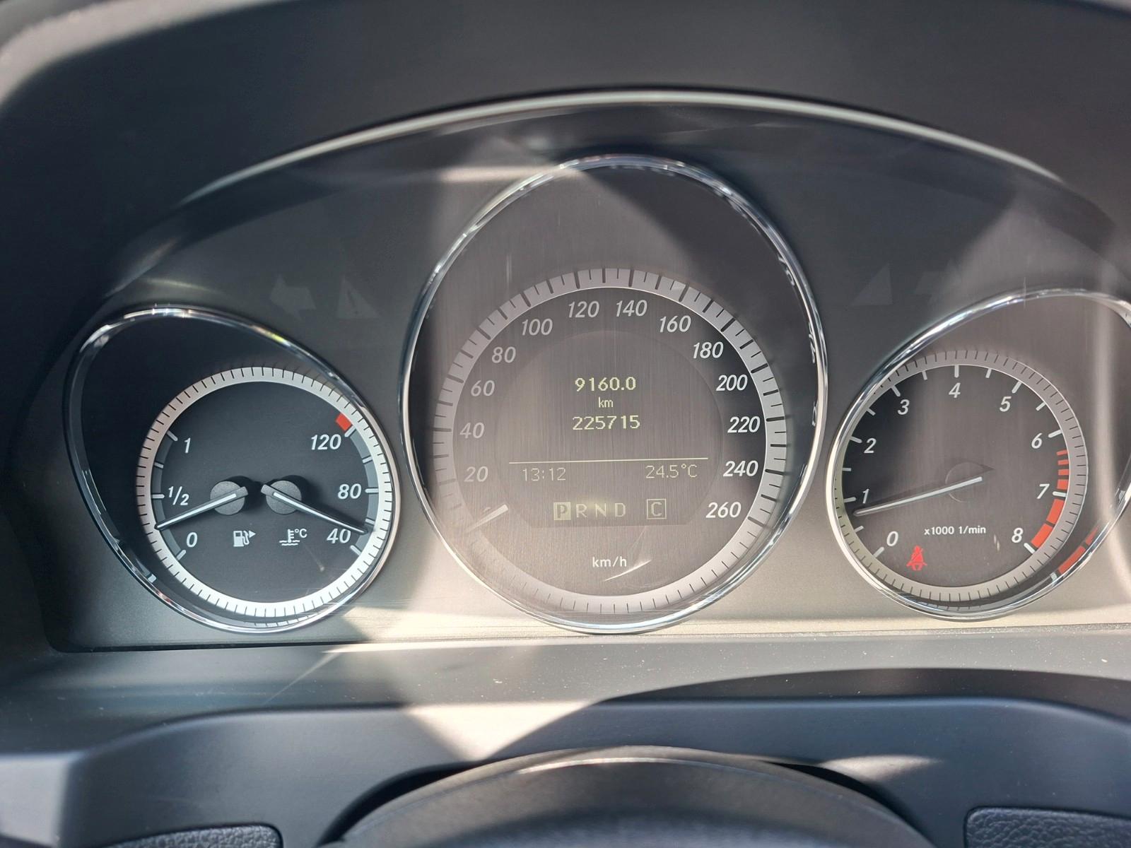 Mercedes-Benz C180 2009 — photo 10