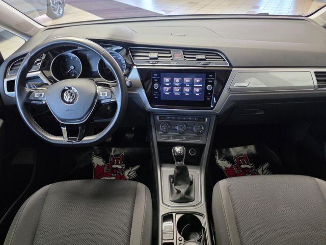 VW Touran — Foto 17