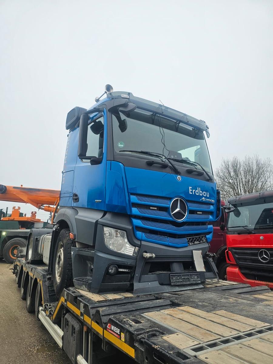 Mercedes-Benz Actros 4 2-Achser 1851 OM471 4x2 SZM